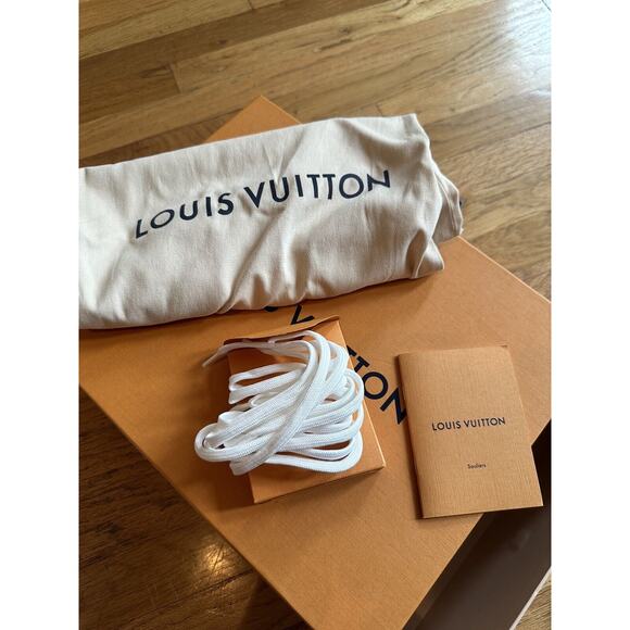Louis Vuitton LV TRAINER SNEAKER MID TOP W/BOX Men’s UK size 8 Red White RARE! - Picture 11 of 12